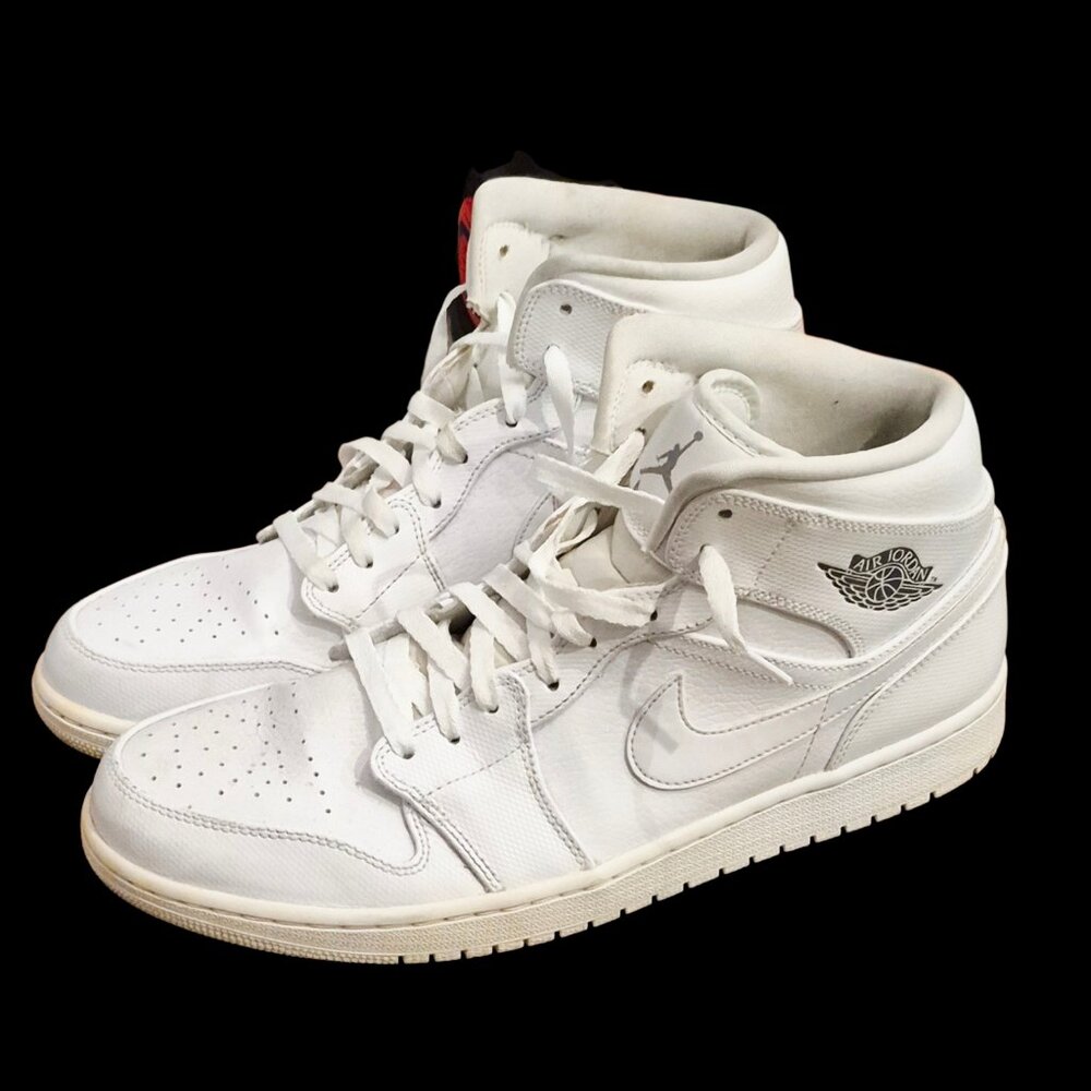 Nike Air Jordan 1 Retro Mid Triple White 554724-120 Mens Size 13 Sneakers